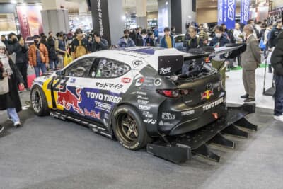 TCP MAGIC MAZDA 3を展示。VOLKRACING VR21Cを装着