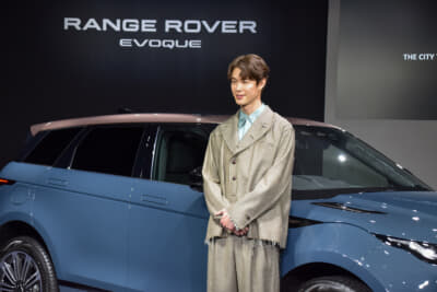 「このキャンペーンを通じて、都会を気持ちよくドライブできる RANGE ROVEREVOQUE の魅力を皆様にお届けしていきたいと思っております」とコメント