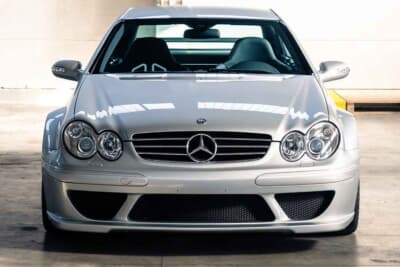 46万625ユーロ（邦貨換算約7370万円）で落札されたメルセデス・ベンツ「CLK DTM AMG」（C）Courtesy of RM Sotheby's