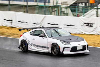 A PITオートバックス東雲のGR86デモカーも走行