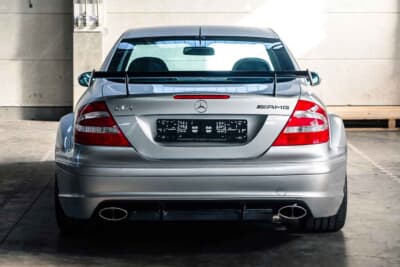 46万625ユーロ（邦貨換算約7370万円）で落札されたメルセデス・ベンツ「CLK DTM AMG」（C）Courtesy of RM Sotheby's