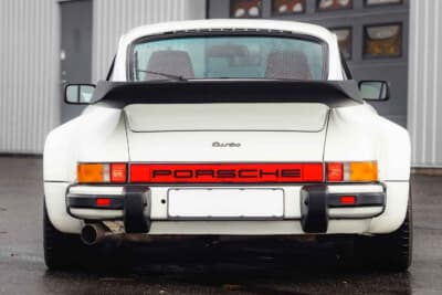 流札となったポルシェ「911ターボ フラッハバウ」（C）Courtesy of RM Sotheby's