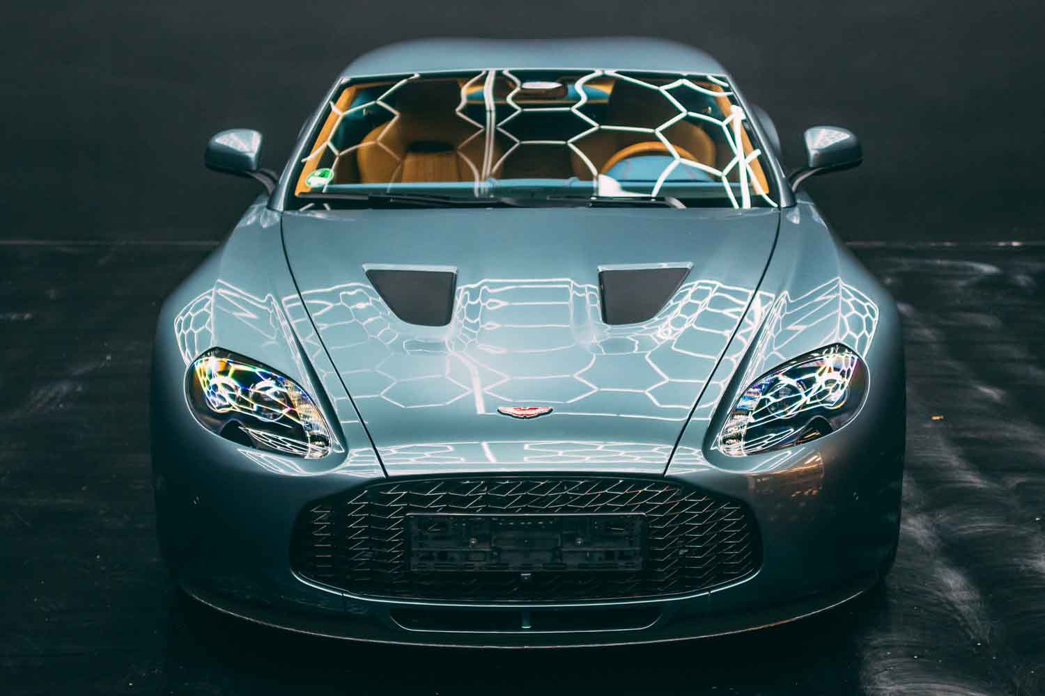 およそ7300万円！ アストンマーティン「V12ザガート」のほぼ新車