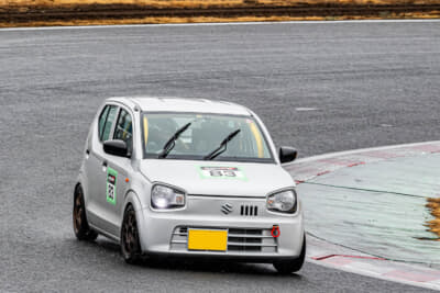 さまざまな車種が参加していた