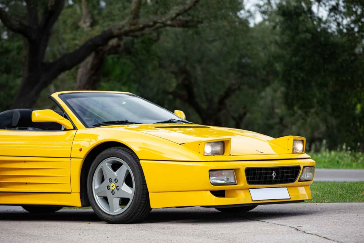 8万6250ユーロ（邦貨換算約1380万円）で落札されたフェラーリ「348スパイダー」（C）Courtesy of RM Sotheby's