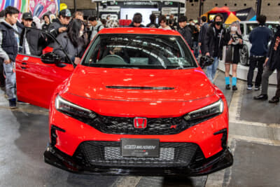 CIVIC TYPE R MUGEN Group.Aは樹脂素材やステンレス素材を用いた比較的買いやすいものとなっている