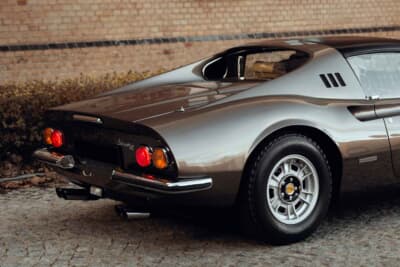 63万5000ユーロ（邦貨換算約1億160万円）で落札されたディーノ「246GTS」（C）Courtesy of RM Sotheby's