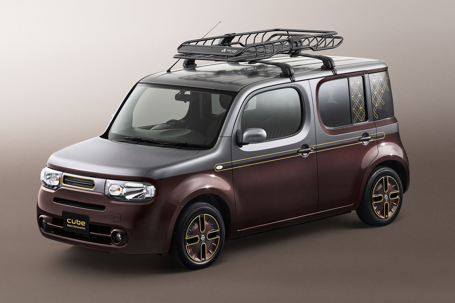 カーズ　1/24 日産キューブのちょい改造完成品 A_AMW_20240201_NISSAN.jpg