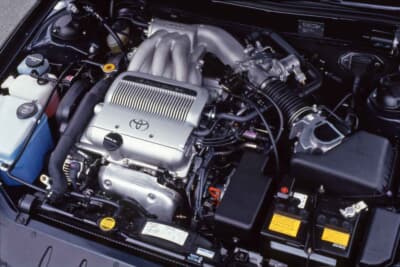 3L V6エンジンに4ATが組み合わせられる