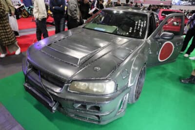 R33型日産スカイラインがベース車となる