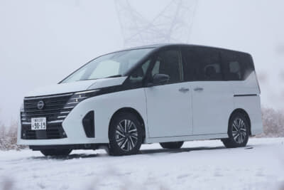 日産セレナe-POWERはエンジンは発電専用で前輪をモーター駆動するシリーズハイブリッド車