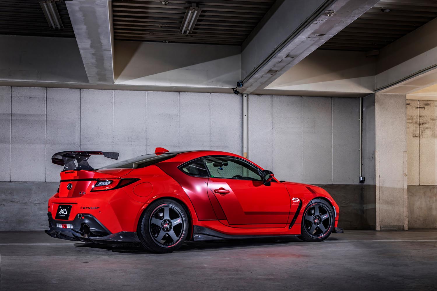 GR86／BRZ」の足元に似合うホイールは「星形5本スポーク」でキマリ