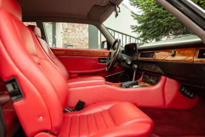 4万250ユーロ（邦貨換算約660万円）で落札されたジャガー「XJR-S6.0」（C）Courtesy of RM Sotheby's