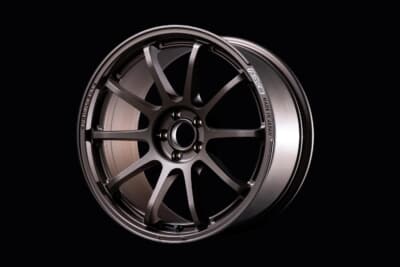 渋い色合いのダークブロンズのカラー