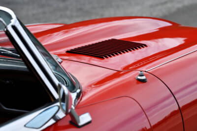 フロントに積むパワーユニットも、Dタイプの流れをくむもの