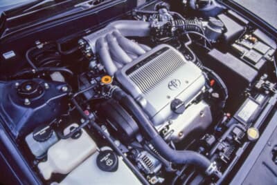 3L V6エンジンに4ATが組み合わせられる