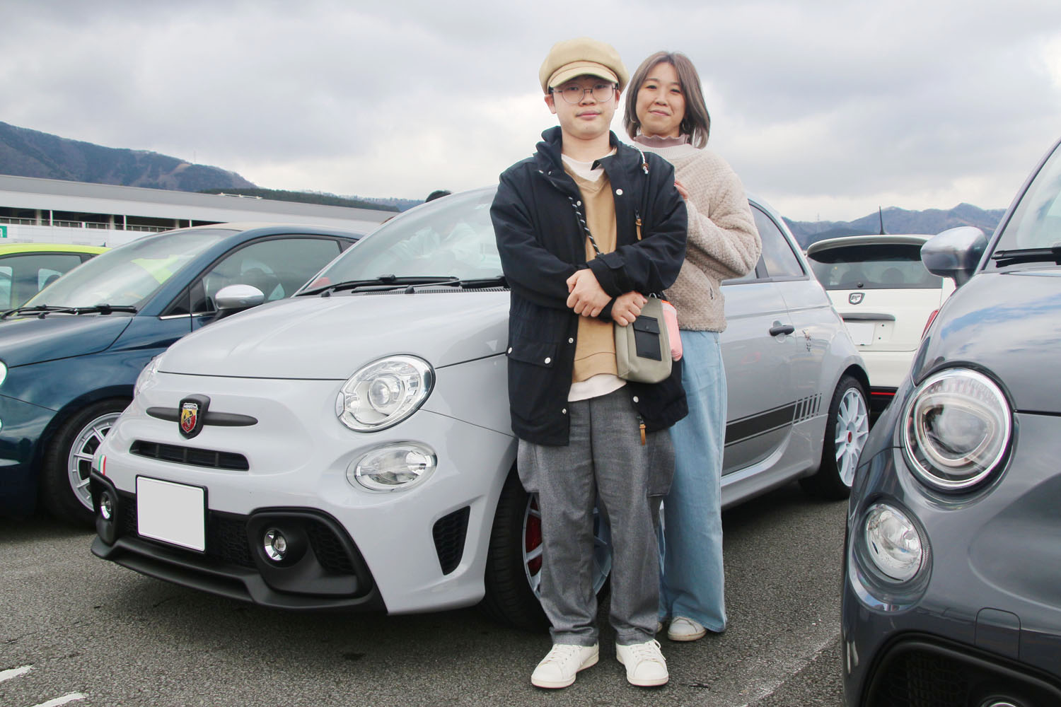 アバルト コンペティティオーネ ロゴ入り トノカバー abarth hxk7V