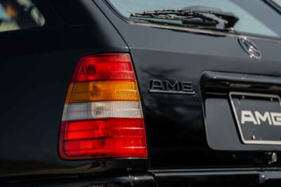 46万7000ドル（邦貨換算約7005万円）で落札されたメルセデス・ベンツ「300 TE 6.0 AMG ザ・マレット」（C）Courtesy of RM Sotheby's