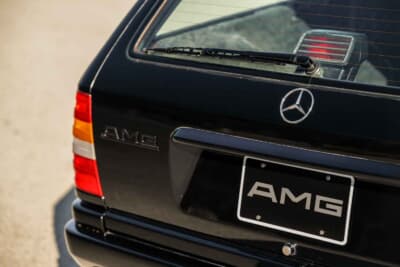 46万7000ドル（邦貨換算約7005万円）で落札されたメルセデス・ベンツ「300 TE 6.0 AMG ザ・マレット」（C）Courtesy of RM Sotheby's