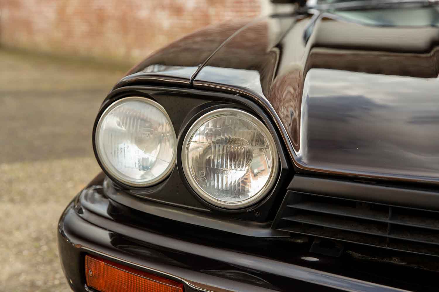 まだ手が届くジャガーの名車！ 660万円で落札された「XJR-S 6.0」はTWR