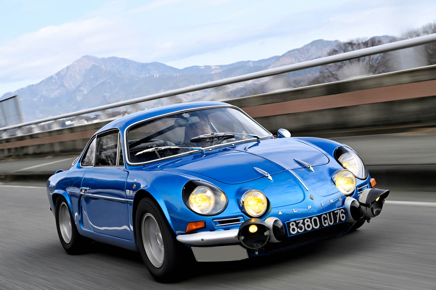 アルピーヌa110 alpine アルピーヌ　TISSOT V8 Ａ110 アルピーヌとティソがコラボ！──世界限定516本のクロノグラフ