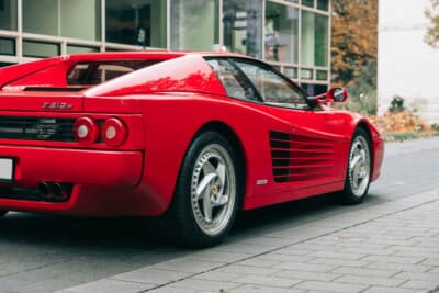 30万8750ユーロ（邦貨換算約5030万円）で落札されたフェラーリ「F512M」（C）Courtesy of RM Sotheby's