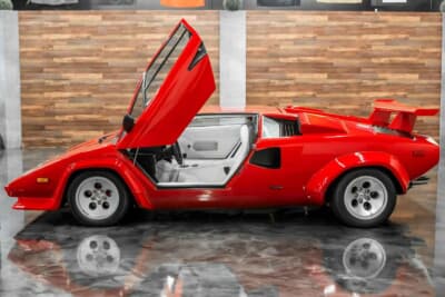 オークション後に落札されたランボルギーニ「カウンタックLP5000QV」（C）Courtesy of RM Sotheby's