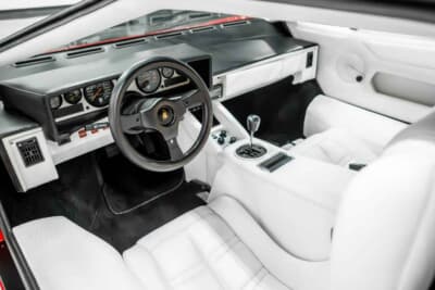 オークション後に落札されたランボルギーニ「カウンタックLP5000QV」（C）Courtesy of RM Sotheby's