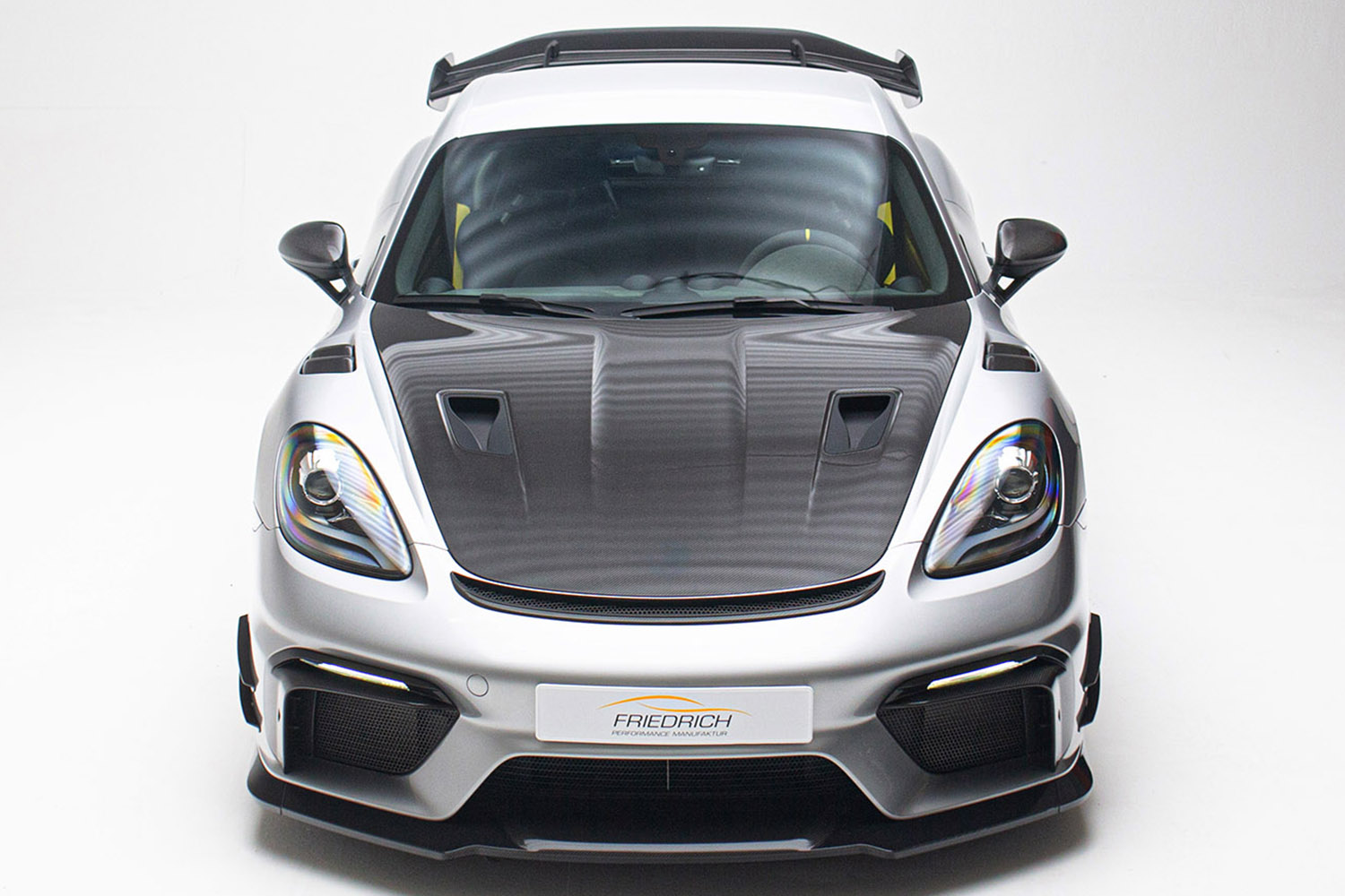 ポルシェ「718ケイマンGT4 RS」をさらに過激にチューニング