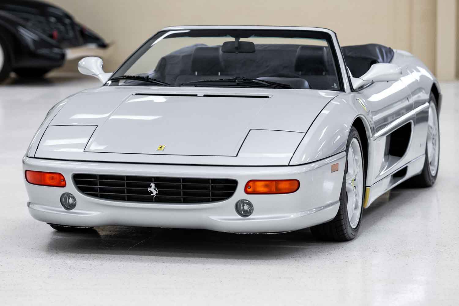 1420万円でフェラーリ「F355スパイダー」が落札！ 特別仕様「セリエ