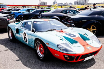 ゲスト車両のフォードGT40仕様車