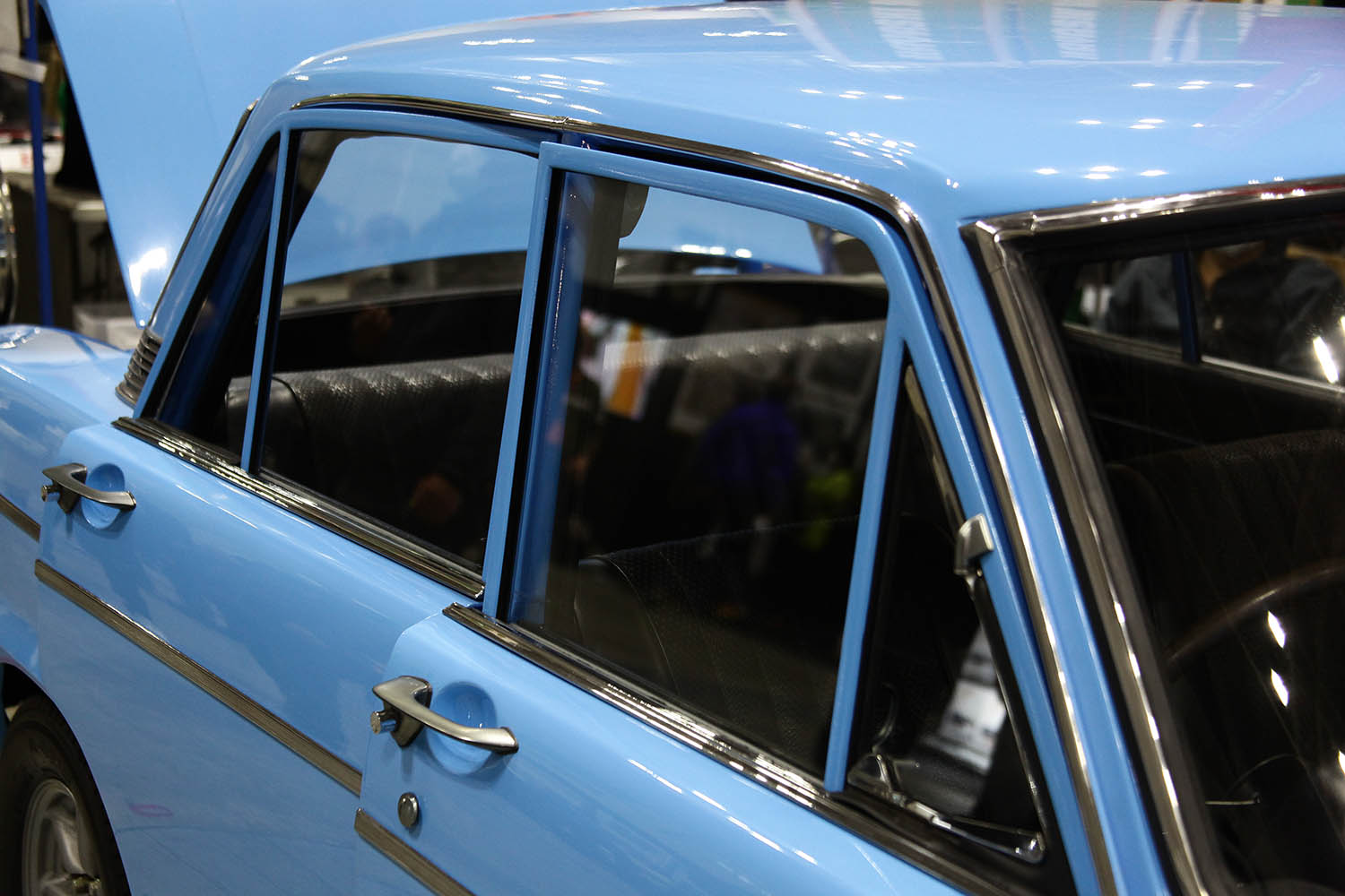 旧車あるある「ウインドウが廃番だったらどうする？」製作や交換時の