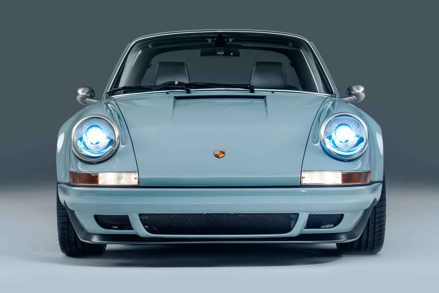 ポルシェ964型「911」のレストモッドはおよそ8000万円！「テオン