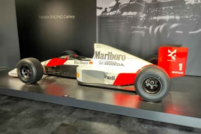 1階の常時展示にはマクラーレン ホンダMP4/5の姿も