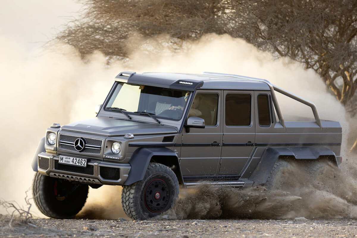 パワートレインは、同時代のG 63 AMGと同様の最高出力544ps、最大トルク760NmのAMG製5.5L V8ツインターボエンジンを搭載