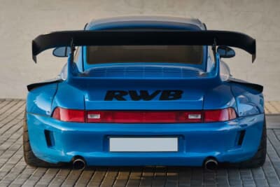 12万750ドル（邦貨換算約1775万円）で落札されたポルシェ「911カレラ クーペ by RWB」（C）Courtesy of RM Sotheby's