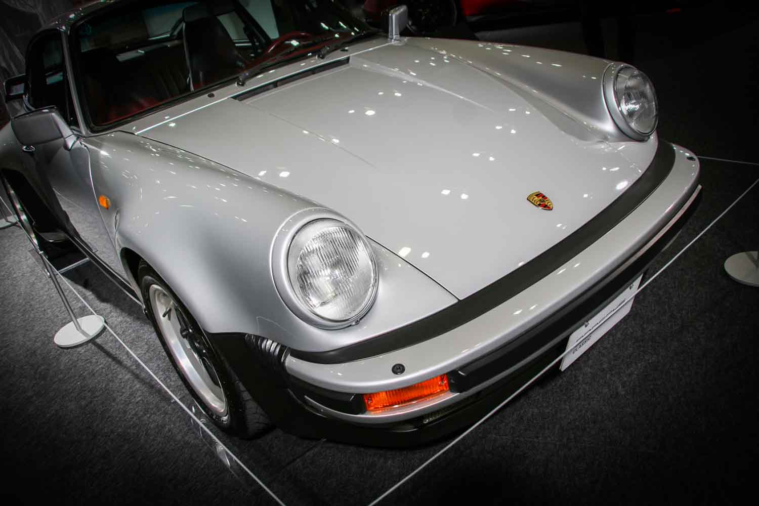 911ターボ」登場から50年！ 「911ダカール」と「タイカンGTS」と並んで 