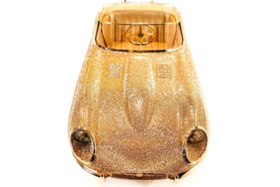 1万4400ドル（邦貨換算約220万円）で落札されたハーフスケール・カーズ「クリスタルEタイプ チルドレンカー」（C）Courtesy of RM Sotheby's