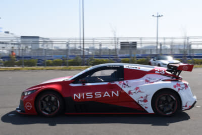 同日コースではリーフNISMO RCやGen2の日産フォーミュラEマシンも走行