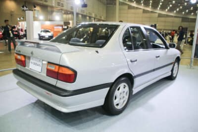 日産プリメーラ（1995年／P10型）：大きく開く大容量トランクなども装備し、正統派セダンに相応しい性能と機能が与えられていた