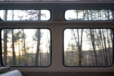 11万2000ドル（邦貨換算約1700万円）で落札されたフォルクスワーゲン「タイプ2 23ウインドウ デラックス マイクロバス」（C）Courtesy of RM Sotheby's