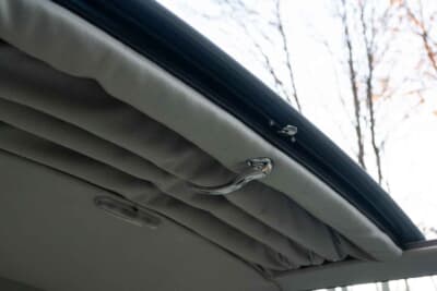 11万2000ドル（邦貨換算約1700万円）で落札されたフォルクスワーゲン「タイプ2 23ウインドウ デラックス マイクロバス」（C）Courtesy of RM Sotheby's