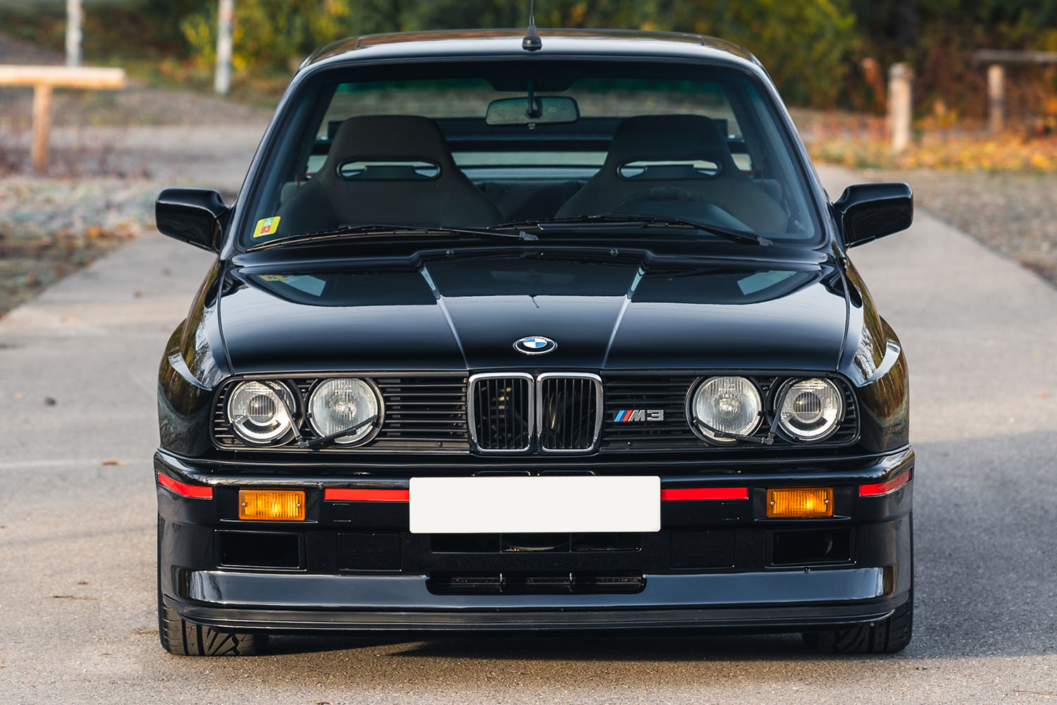 E30「M3スポエボ」が4000万円オーバー！ BMWファンならずとも注目する