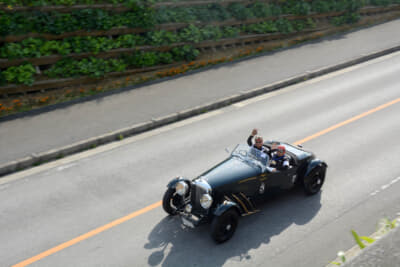 ニライカナイ橋付近を走るエントリー車両