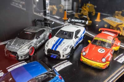 ソリド：左から1/18スケール リバティウォーク R35 GT-R、リバティウォーク R35 GT-R ポール トリビュート、RWB-MATY'S IDLERS。価格はいずれも1万1000円（消費税込）