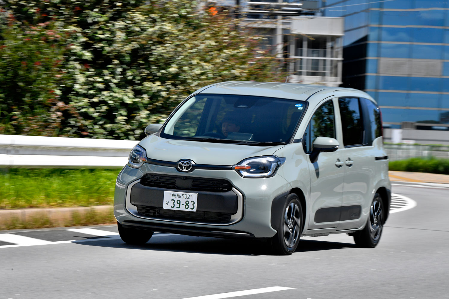 洗車後の走行で水滴を落とす