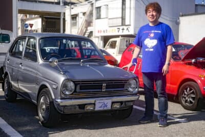 1973年式のホンダ ライフとオーナーの岩本聡明さん