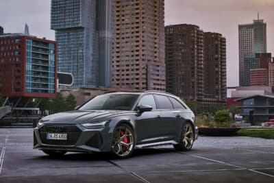 アウディ RS 6 アバント パフォーマンス：ドイツ本国仕様車