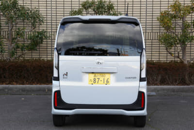 ホンダ3代目N-BOXカスタム：2023年の販売台数で軽自動車ナンバーワン