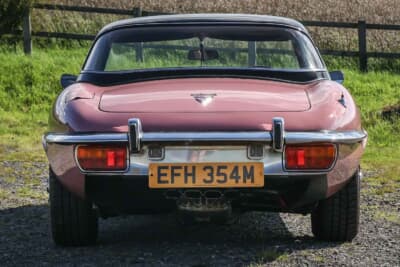 6万3250ポンド（邦貨換算約1320万円）で落札されたジャガー「Eタイプ シリーズIII」（C）Bonhams